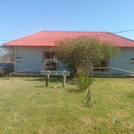 Palafito Apartamento Aguas Dulces Exterior foto